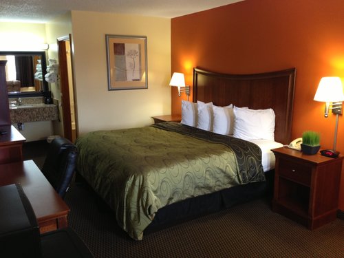 BUDGET HOST INN $87 ($̶9̶4̶) - Prices & Hotel Reviews - Baxley, GA