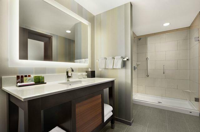 Hotel photo 40 of Embassy Suites by Hilton Knoxville West.