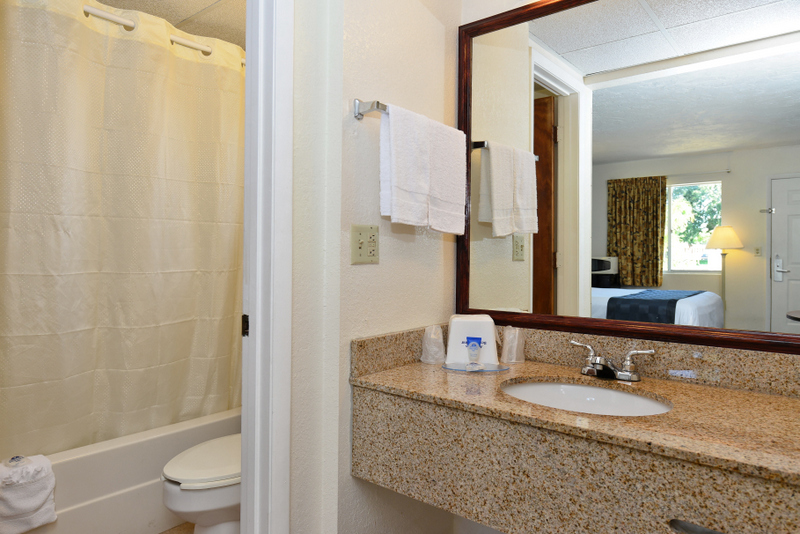 Hotel photo 27 of Americas Best Value Inn Bradenton Sarasota.