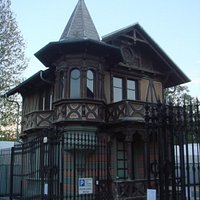 l'ingresso della fabbrica