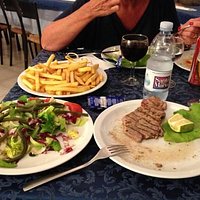 bistecca alle brace con insalata mista