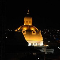 Vista noturna da Catedral de São Carlos