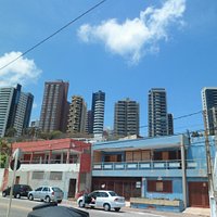 O novo se constrasta com o antigo.