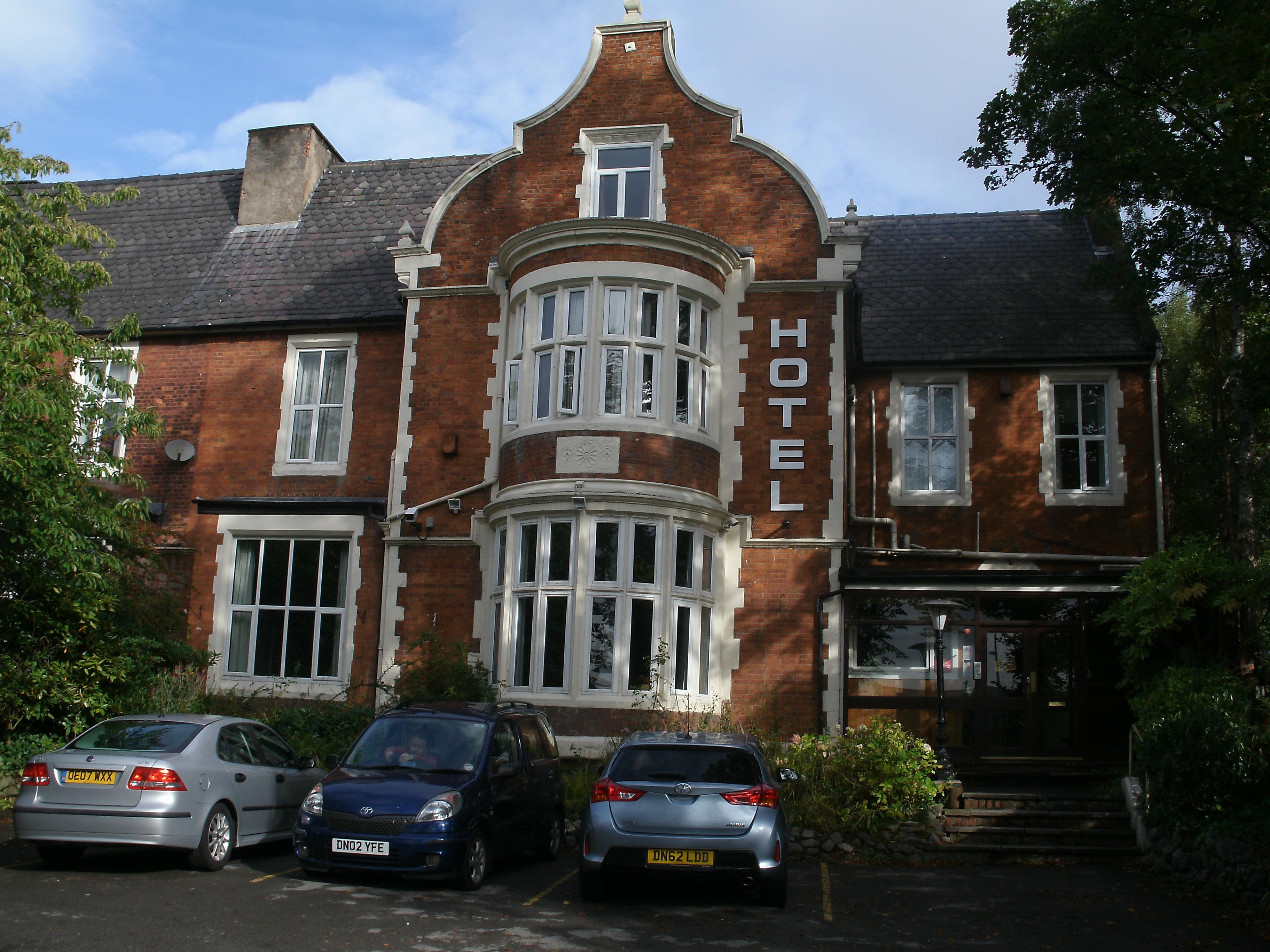 BEAUCLIFFE HOTEL - Updated 2023 Prices, Reviews (Salford)