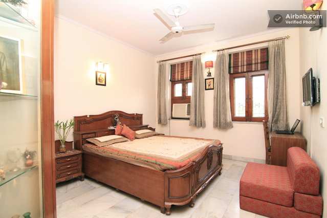 HOLIDAY HOMESTAY - Prices & B&B Reviews (New Delhi, India)