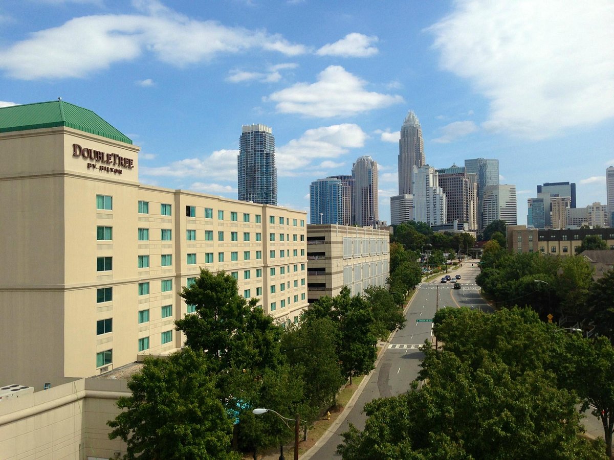 DoubleTree by Hilton Hotel Charlotte, hotel in Charlotte