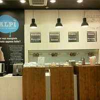 Gelateria Alpì Livorno. Gelato Al Momento