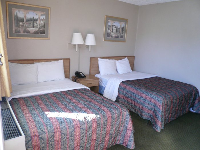 EXECUTIVE INN - Hotel Reviews (Kilgore, TX)