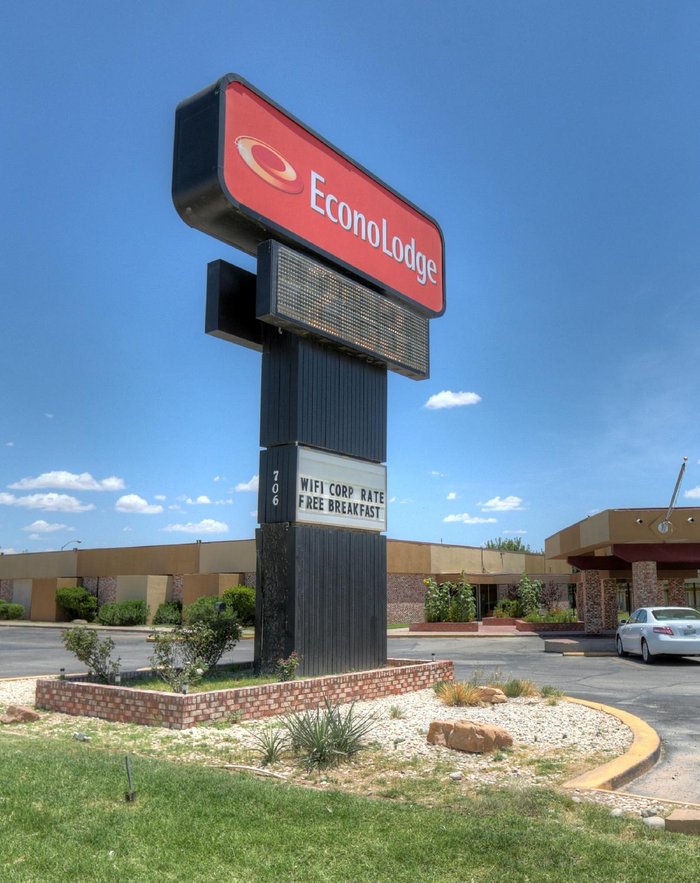 Econo Lodge Carlsbad Caverns Area Bar or Lounge: Pictures & Reviews ...