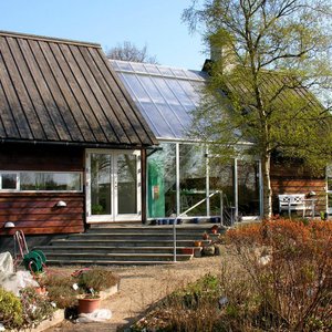 havehuset set fra urtehaven
