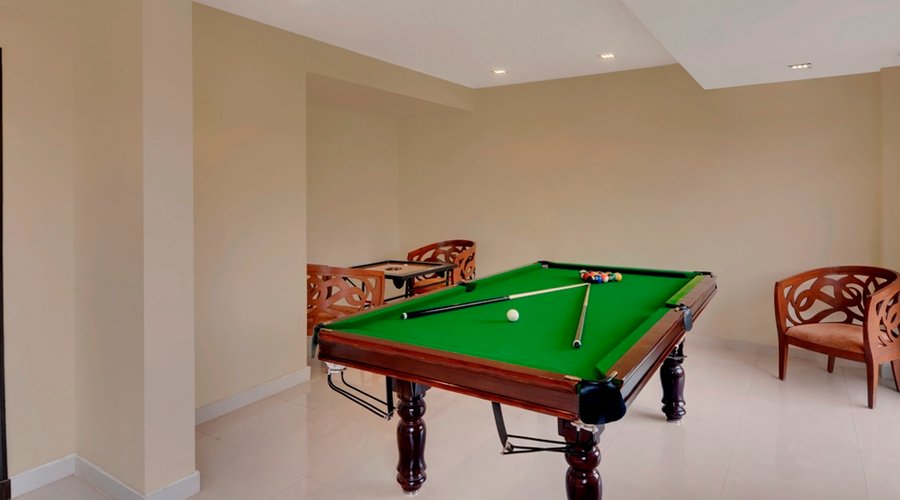 POOL TABLE