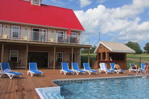 Pool & Beach
