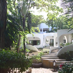 Ocean Village Club, hotel in Diani Beach