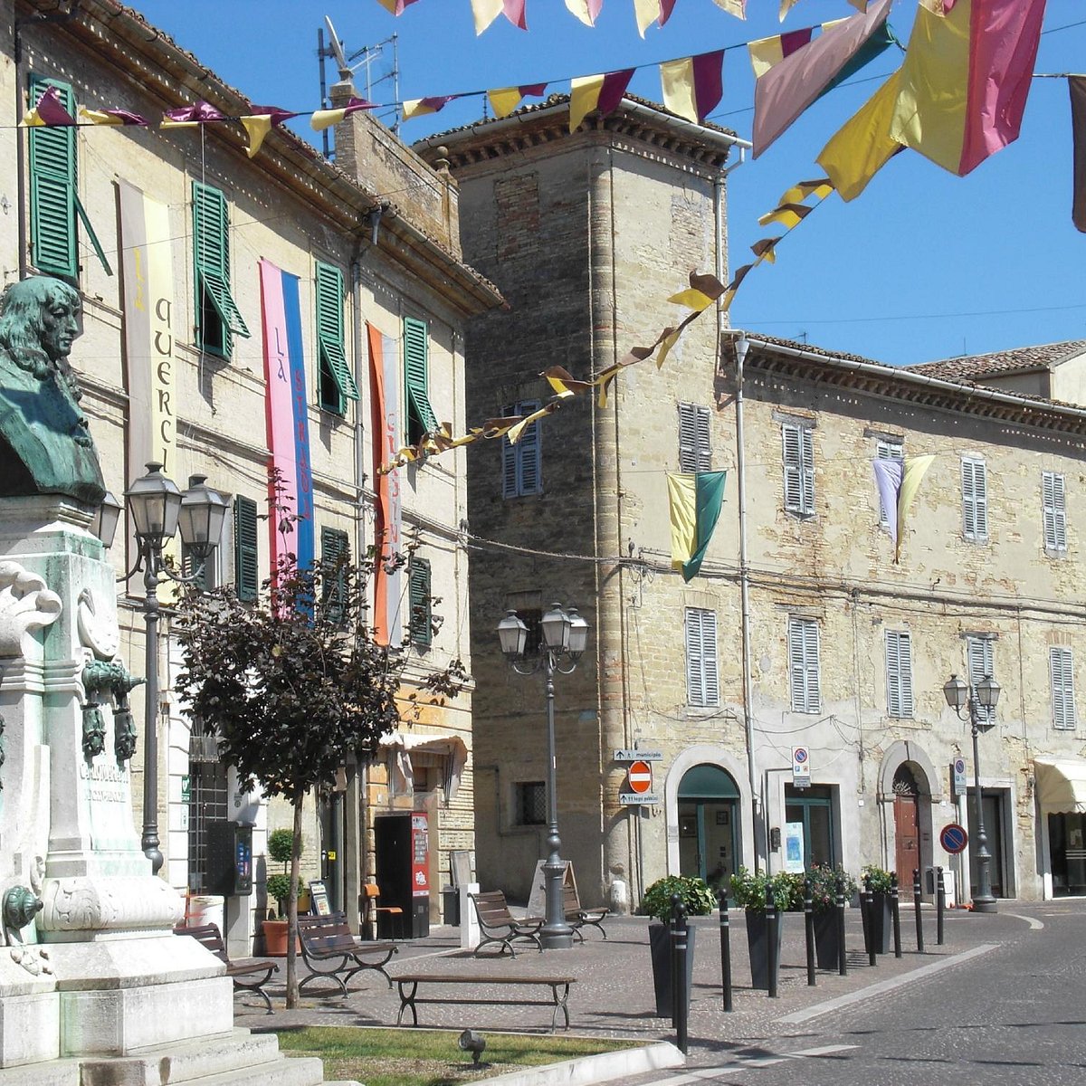 Piazza roma. Камерано. Палантин Piazza ROMA.