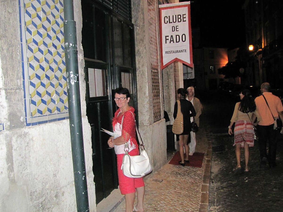 tour guide in lisbon