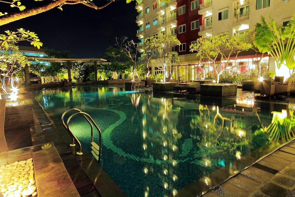 Solo Paragon Hotel & Residences Pool Pictures & Reviews - Tripadvisor