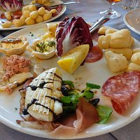 Piatto misto di antipasti