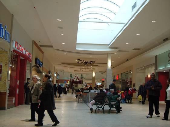 Gap outlet dufferin deals mall