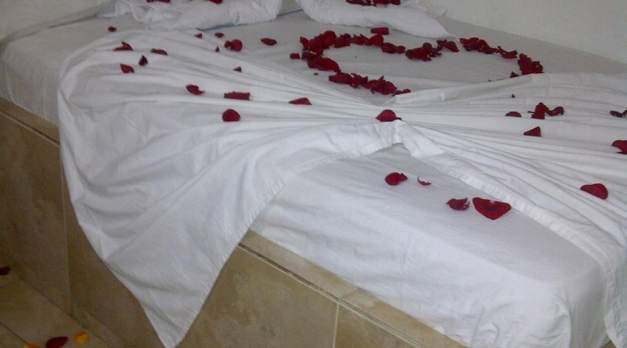 ESTA DECORACION PARA LA HABITACION PARA EL DIA DEL AMOR Y LA AMISTAD