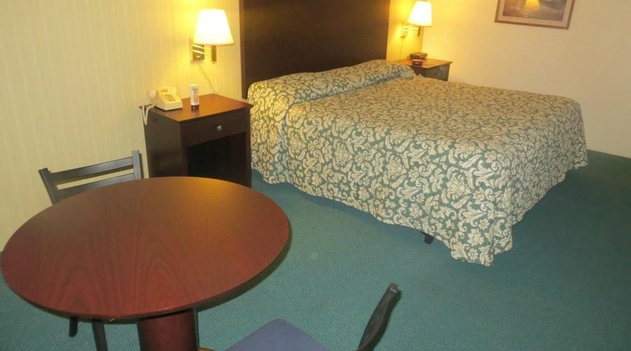 Spacious Belmar Motor Lodge room