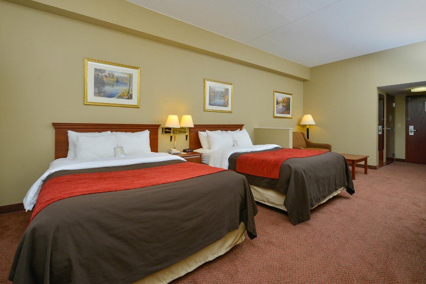 COMFORT INN & SUITES - Prices & Hotel Reviews - Morehead, KY