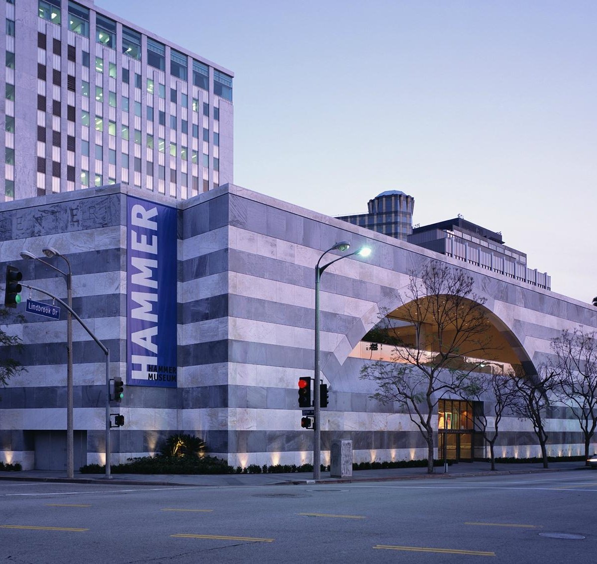 Parking at the Hammer Museum – A Guide for Visitors