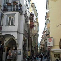 Via dei Portici