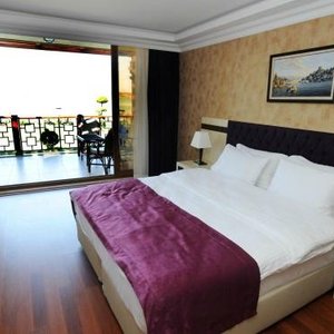 Lüks odalar,Geniş ve eşşiz balkonunuzun sefasını sürekken içeceklerinizi yudumlayın
