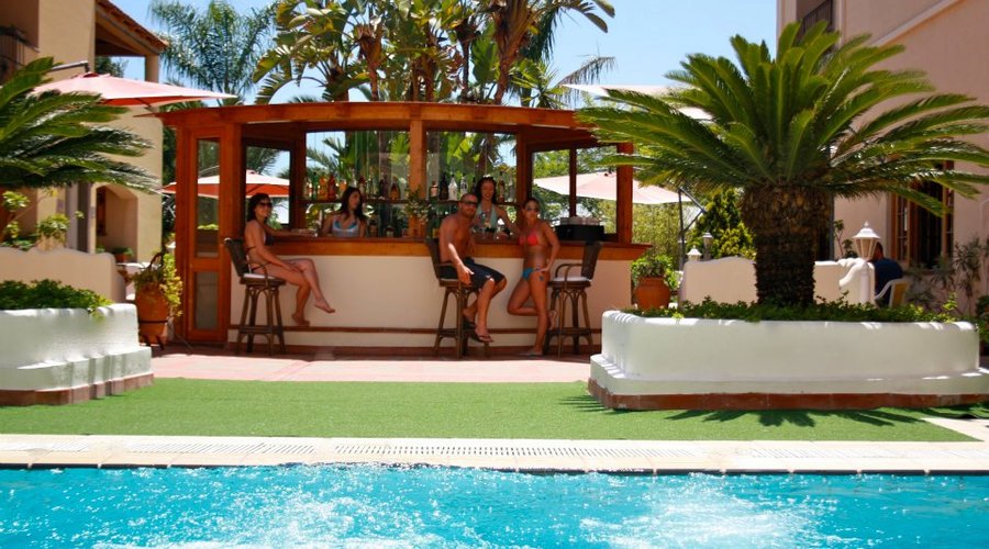 piscina idromassaggio (calda e coperta d'inverno)
