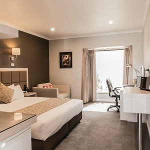 Premium Queen Suite