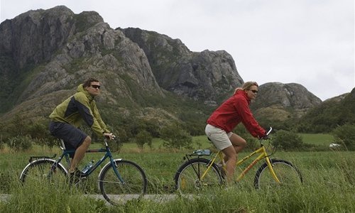 Biking in Trøndelag. Photo: Terje Rakke/Nordic Life/visitnorway.com