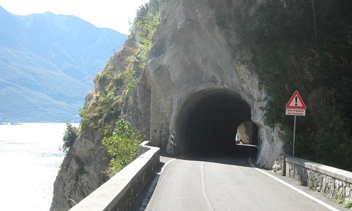 Tunnel on Strada della Forra