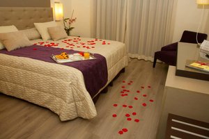Room & Suite