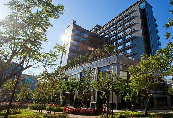 S . aura Hotel & Banquet