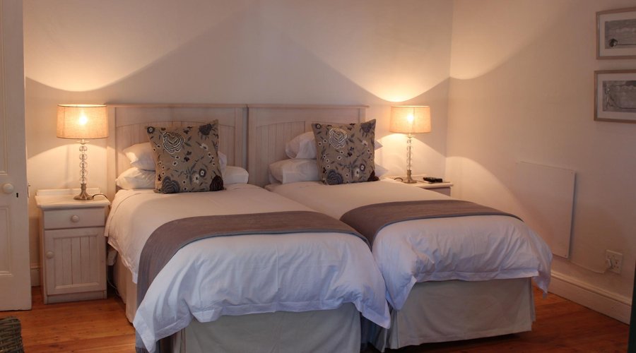 Twin Bedroom