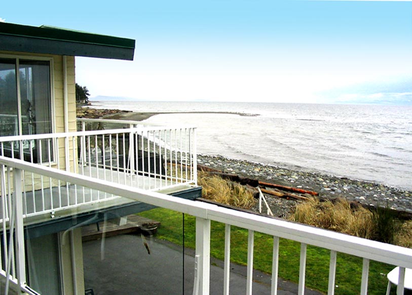 QUALICUM BEACH HOUSE - Prices & Inn Reviews (British Columbia ...