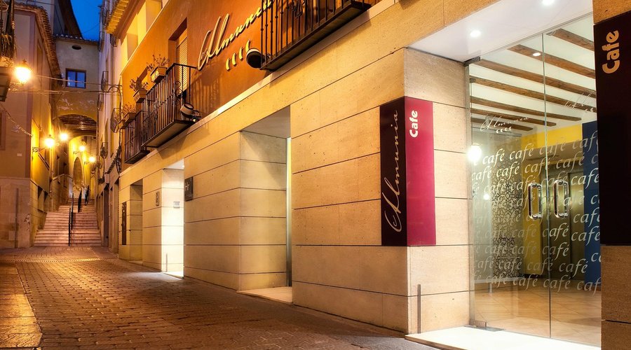 Fachada Hotel Almunia.