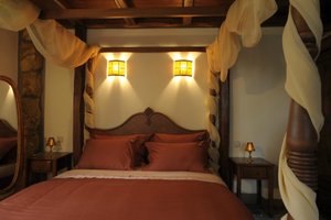 Room & Suite