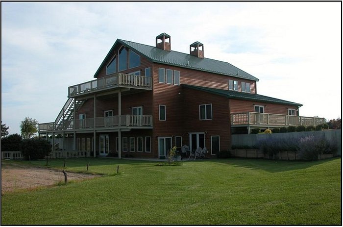 Accomodations  SargentRoadFarmhouse