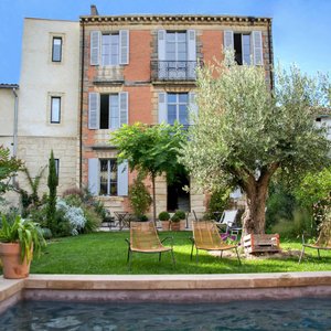 La Maison Rouge vue de la piscine