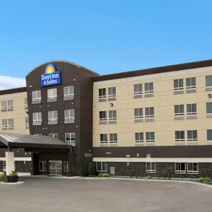 Welcome to the Days Inn & Suites - Winnipeg Airport