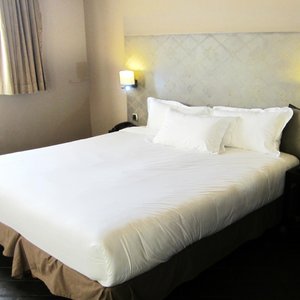 Standard room with a king bed
