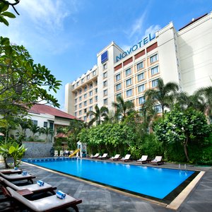 Oasis Swimming Pool
