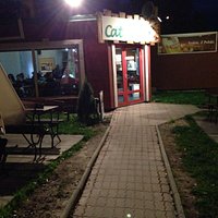 Widok z ogródka wieczorową porą