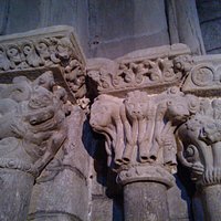 Un des merveilleux chapiteaux de l'église Ste Marie du 12e s. Un bijou méconnu!!