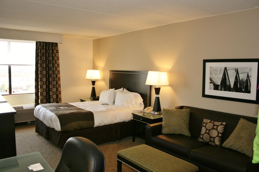 RADISSON HOTEL BISMARCK $73 ($̶1̶2̶2̶) - Prices & Reviews - ND ...