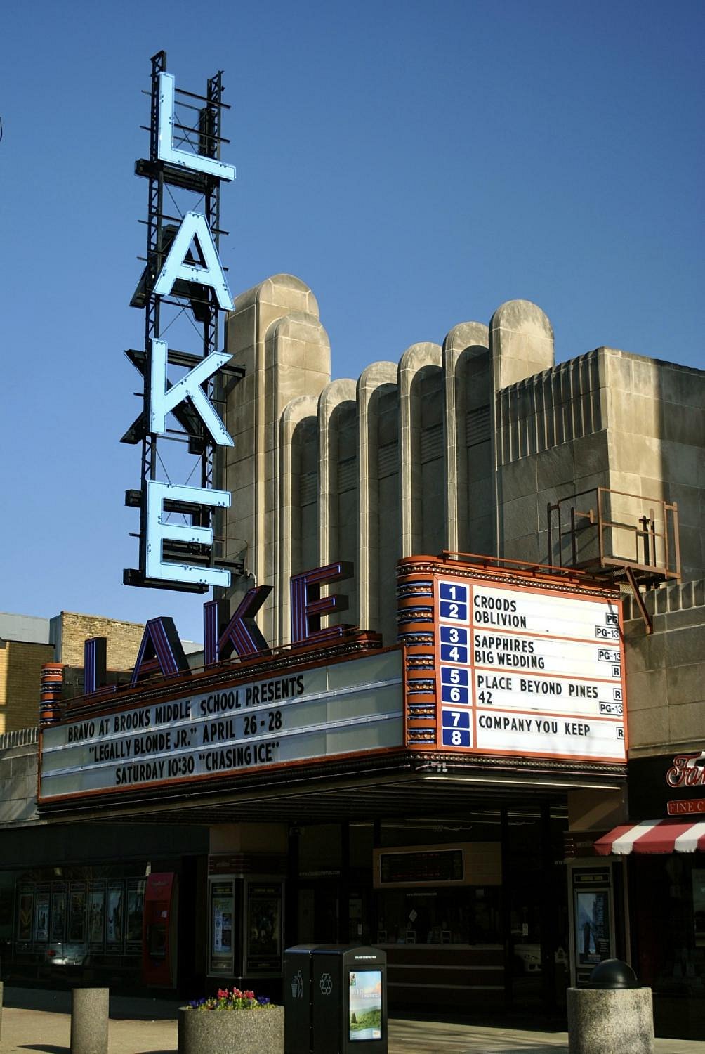 CLASSIC CINEMAS LAKE THEATRE (Oak Park) All You Need to Know