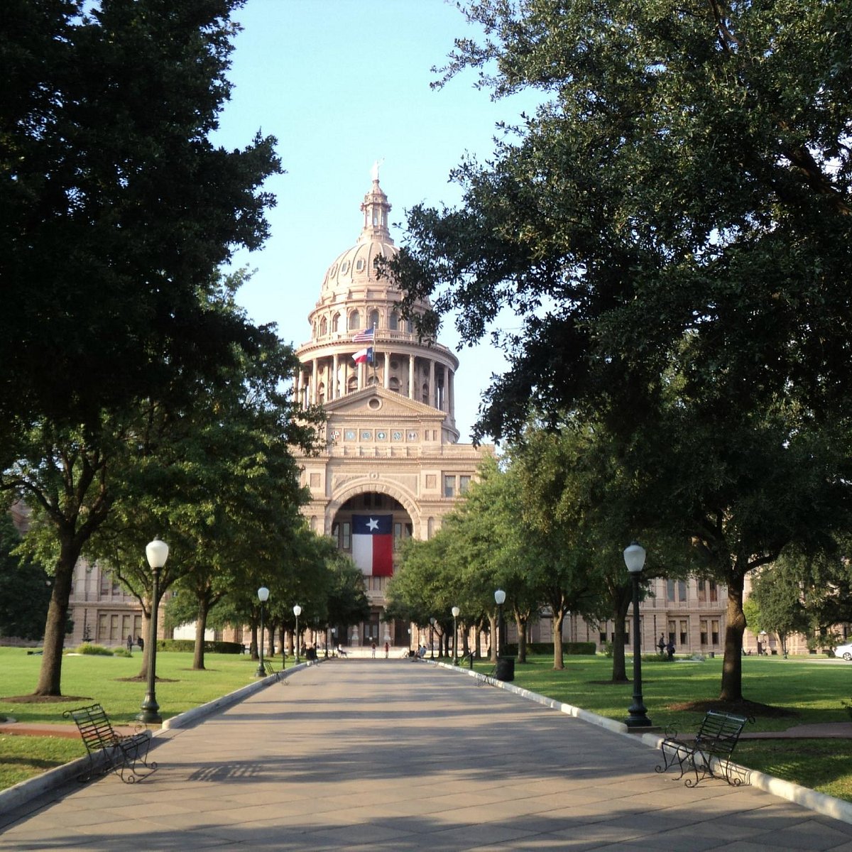 The Monde d'Hermès Kiosk has Officially Arrived in Austin, Texas