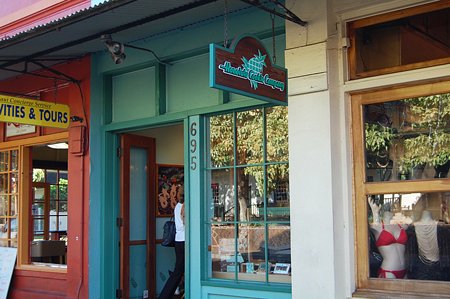 LOUIS VUITTON MAUI LAHAINA WHALERS VILLAGE - 101 Photos & 116 Reviews -  2436 Kaanapali Pkwy, Lahaina, Hawaii - Leather Goods - Phone Number - Yelp