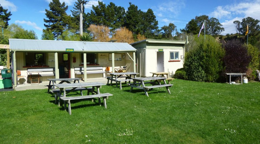Kiwi Camp Kitchen